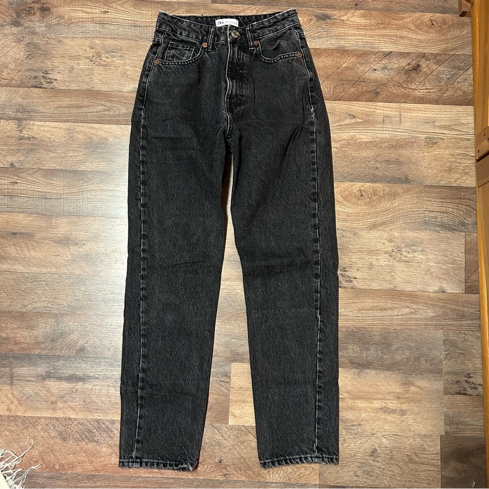Zara High Rise Straight Jean (black)